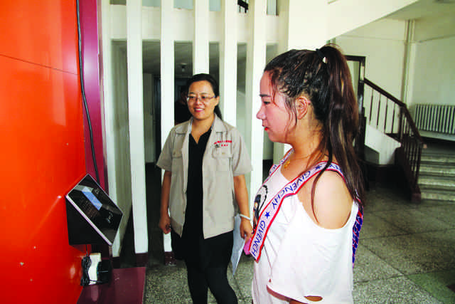 為加強(qiáng)公司機(jī)關(guān)基礎(chǔ)管理，公司機(jī)關(guān)自本月1日起實(shí)行考勤刷臉管理制度